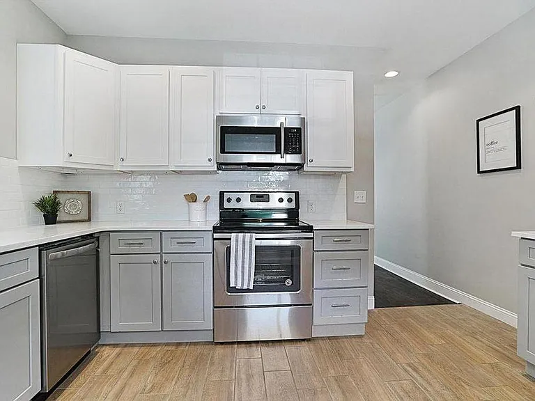 597 Lilley Ave — Photo 1