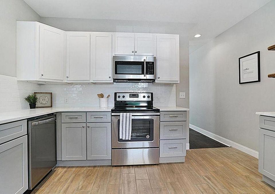 1st image of 597 Lilley Ave