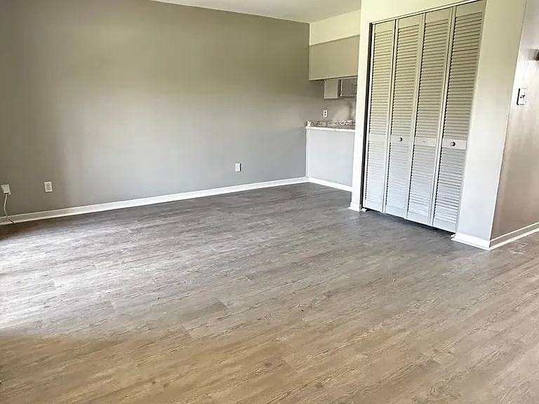 Willow Trace Apartments — Photo 10