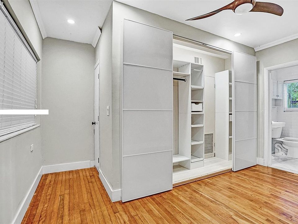 1st image of 8200 Bryon Ave #17