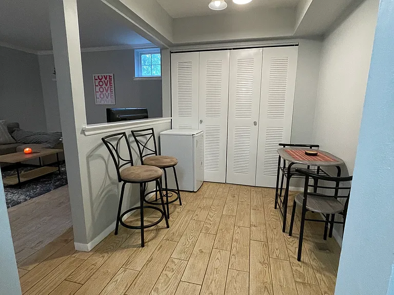 527 Longshore Dr #B — Photo 5