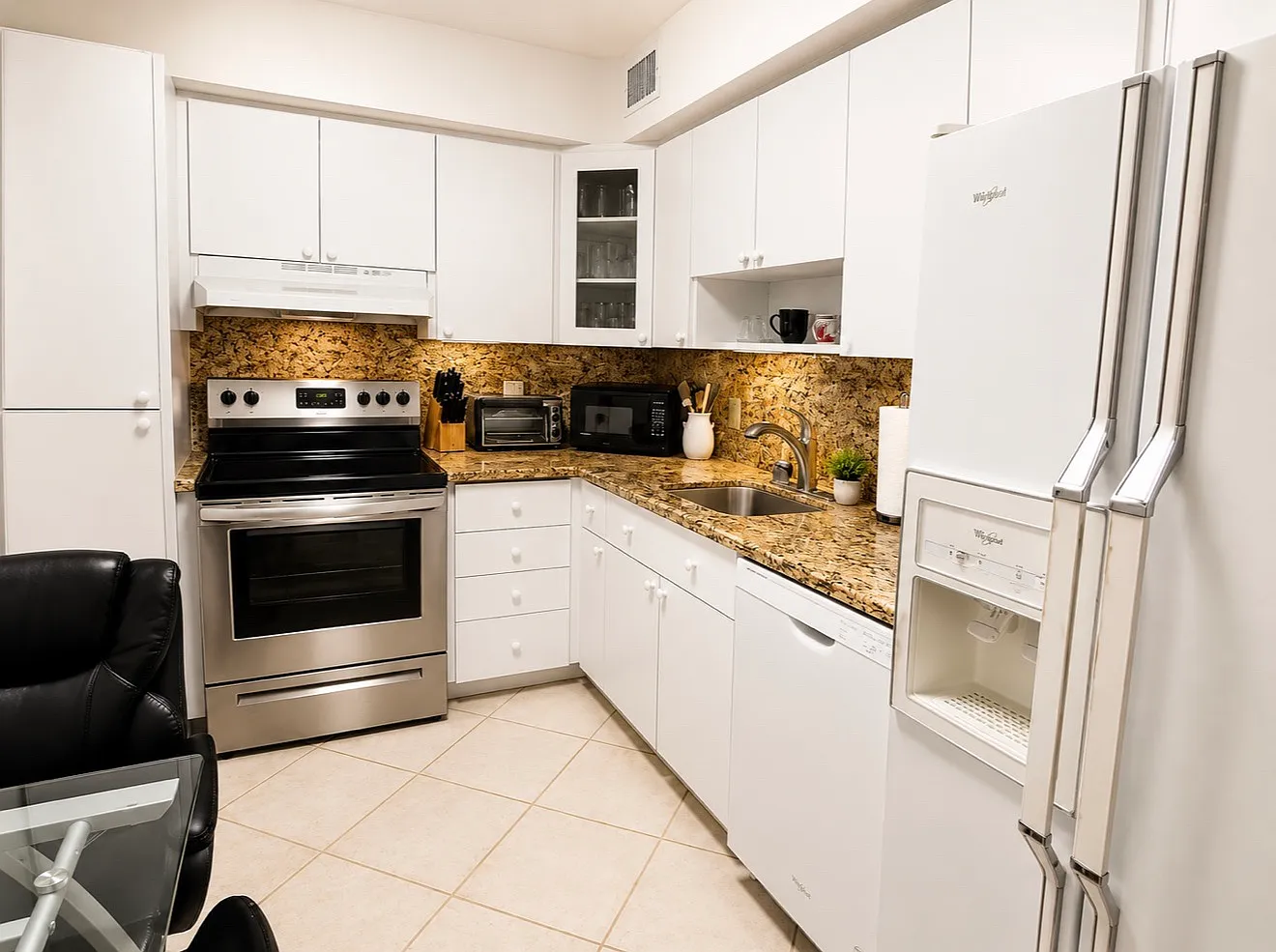1 bed, 870 sqft, $2,450 — Photo 4