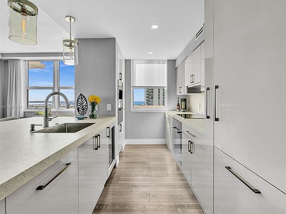 5th image of 1155 Brickell Bay Dr APT 2011
