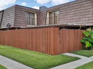 1034 Springdale Cir, Palm Springs, FL 33461