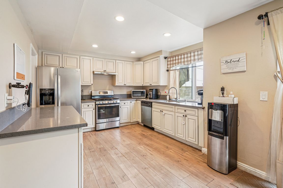 next background image