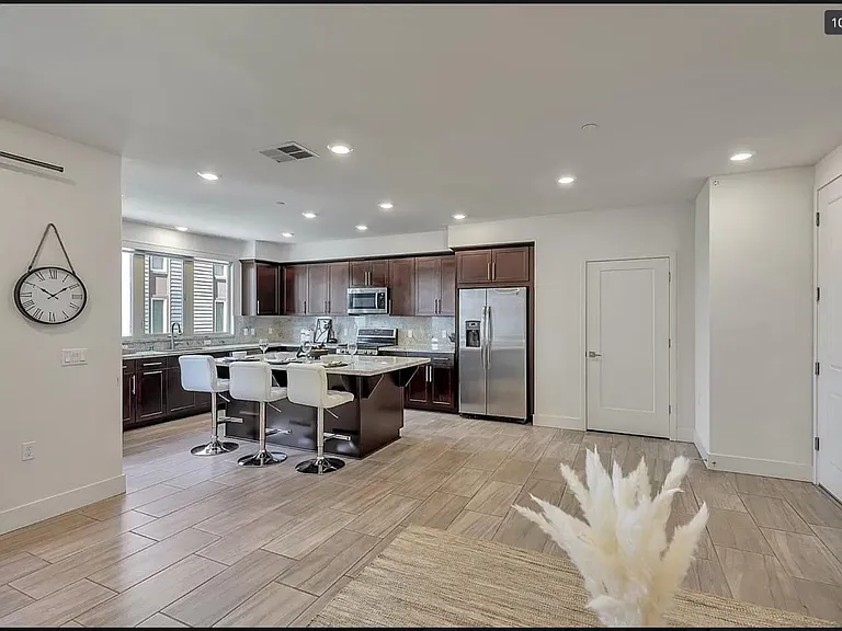 421 Vineyard Ave #21 — Photo 16