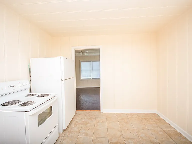 411 S Marion St — Photo 9