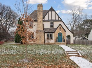 201 Ashley Rd, Hopkins, MN 55343