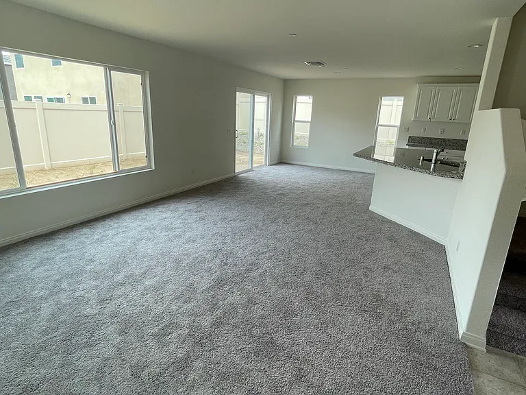 7709 Terra Manor St — Photo 3