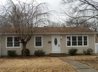 420 Rose Dr, Saint Charles, MO 63301