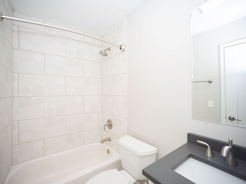 The Trevian Townhomes (Green Bay) 700 Green Bay Rd IL Zillow