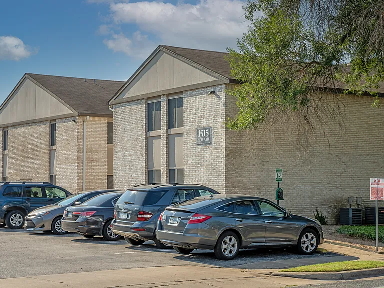 24 Flats Apartments — Photo 41