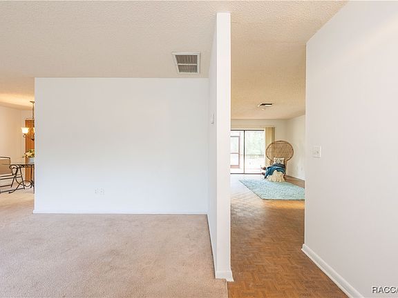 5th image of 22 Shumard Ct E