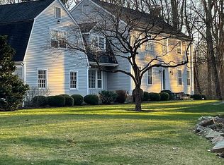 19 Ledgewood Dr, Wilton, CT 06897