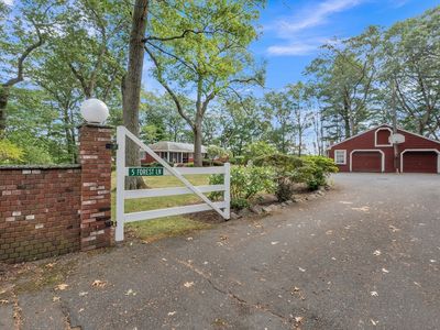 5 Forest Ln, Framingham, MA, 01702