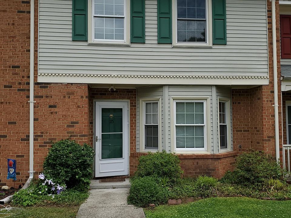 1st image of 115 Barfleur Pl