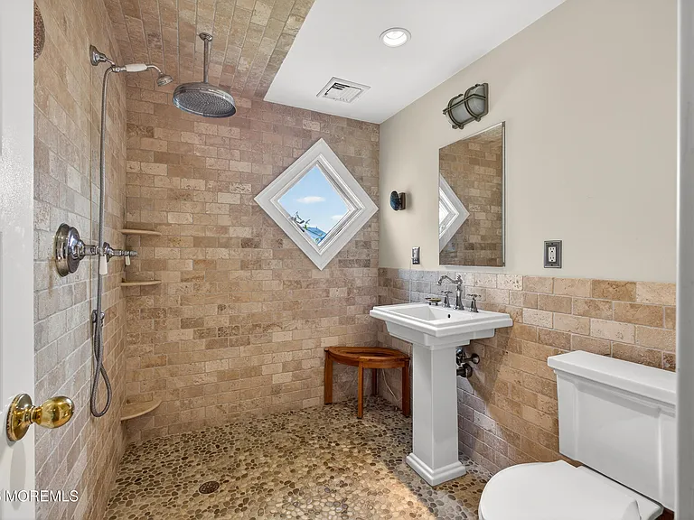 20 Bayonne Ave — Photo 19