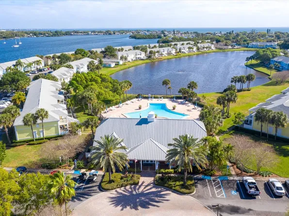 102 Pompano Dr SE, Saint Petersburg, FL