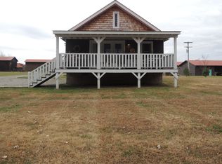 1135 Roanoke Rd, Roanoke, TN 38556