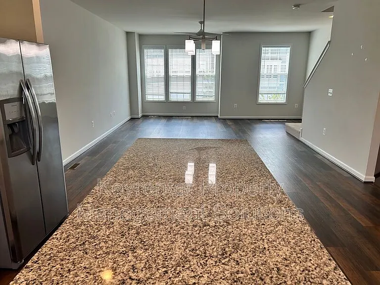 213 Willowshire Ct — Photo 11