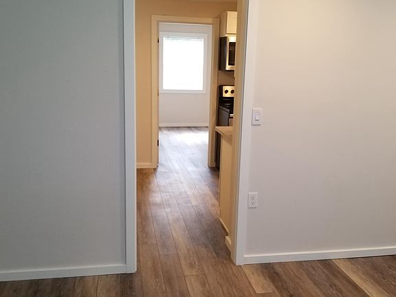 3rd image of 127 5th Ave W APT 2