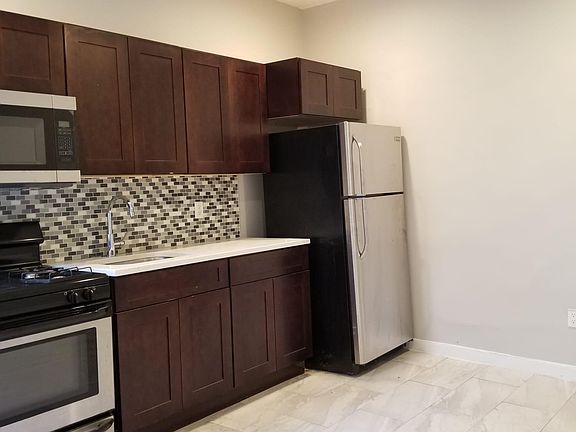 3rd image of 3053 Hull Ave