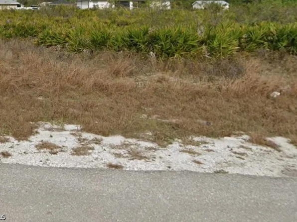 2804 13th St SW, Lehigh Acres, FL 33976