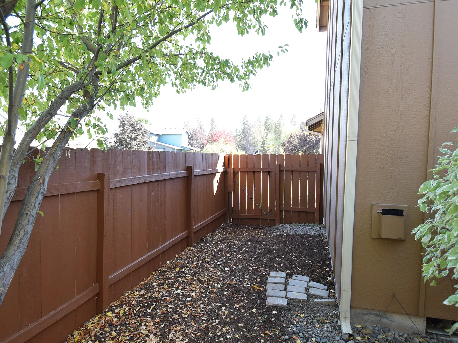 3 bed, 2.5 bath, 1517 sqft, $2,850 — Photo 2