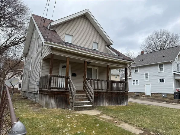 687 Hazel St, Akron, OH 44305
