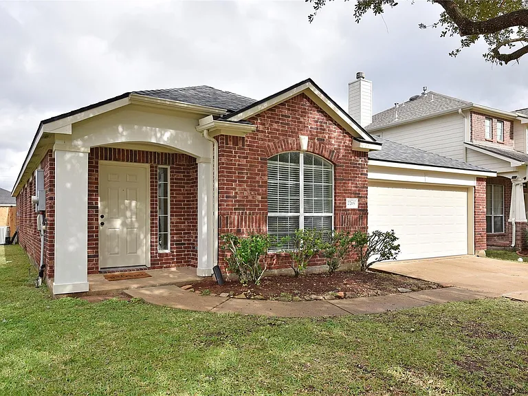 7715 Butler Lakes Ct — Photo 8