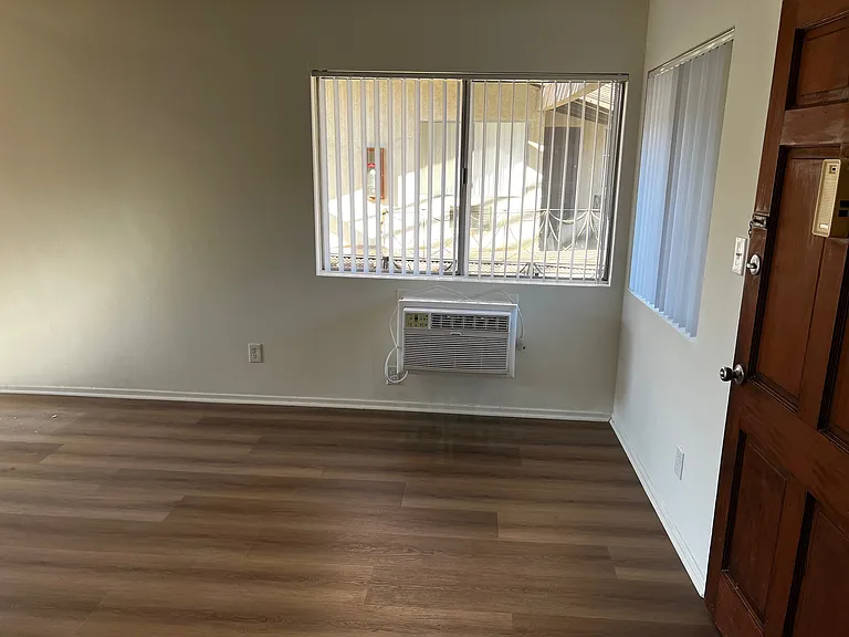 Northridge House — Photo 17