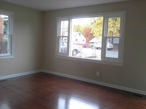 5th image of 2547 Memorial Ave SW