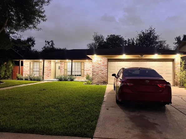 11526 Hornbrook Dr, Houston, TX 77099