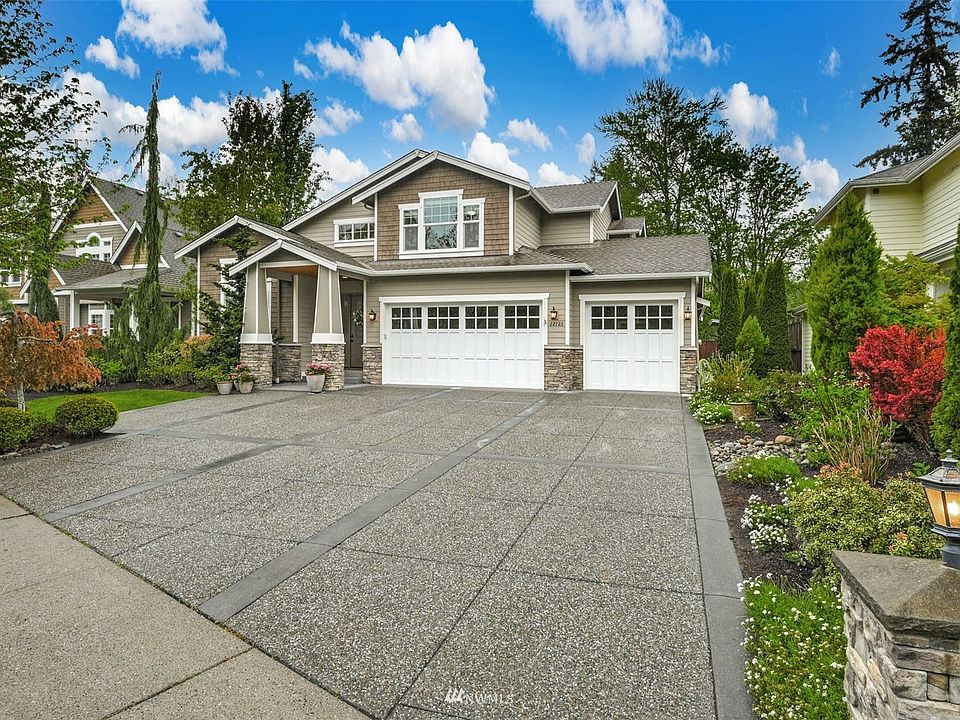 Luxurious 2 story Bothell Estate