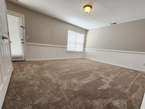 5th image of 104 Rock Ridge Ln
