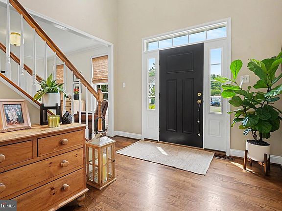 4th image of 56 Long Meadow Rd