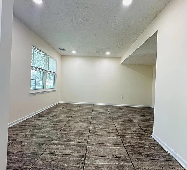 8658 Woodhue Ct — Photo 6