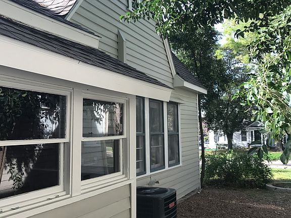 4th image of 134 W Rosewood Ave #1