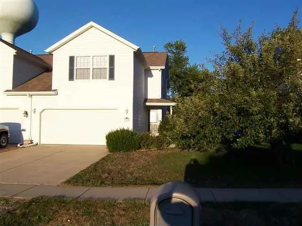 911 Taylor Ln, Le Roy, IL 61752