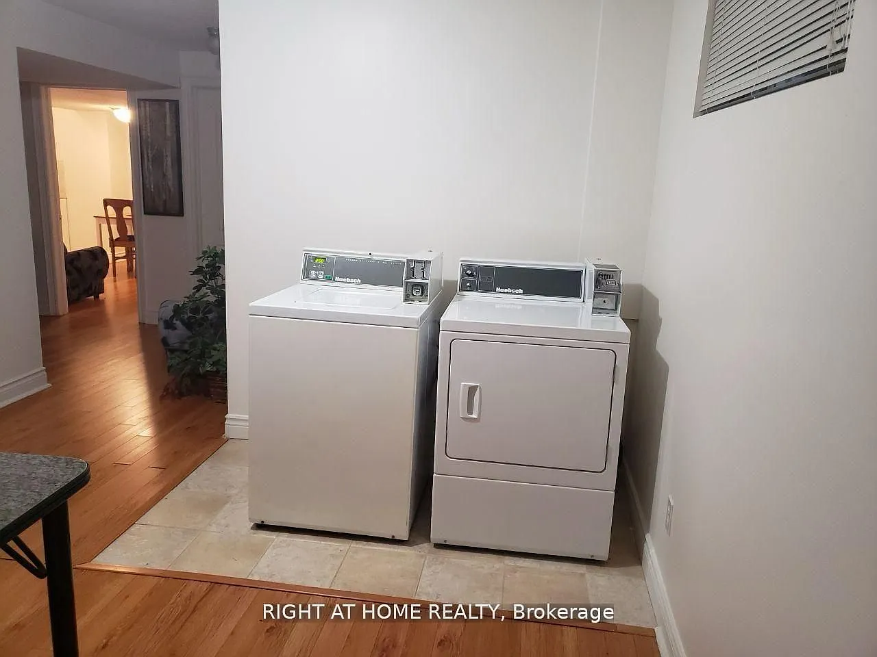 1 bed, $1,649 — Photo 2