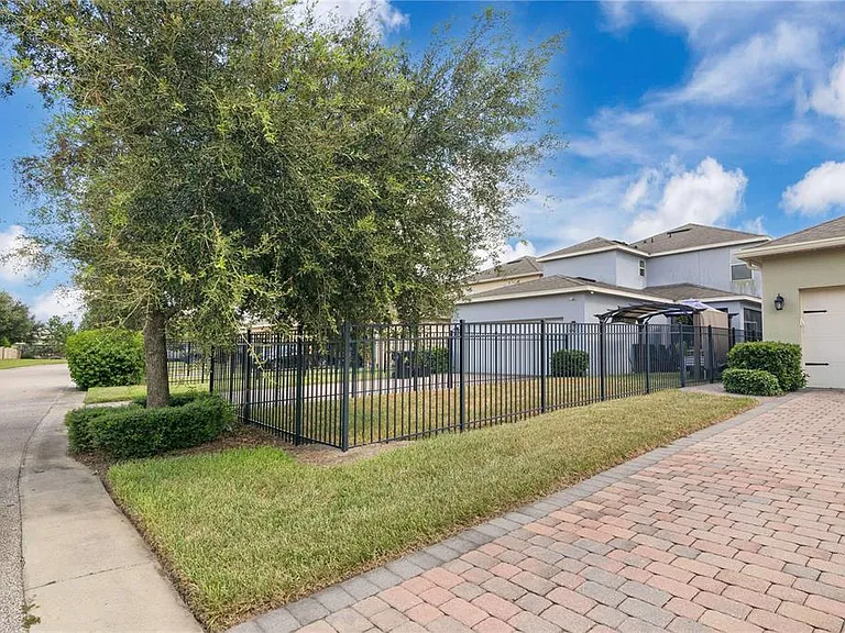 16137 Wind View Ln — Photo 25