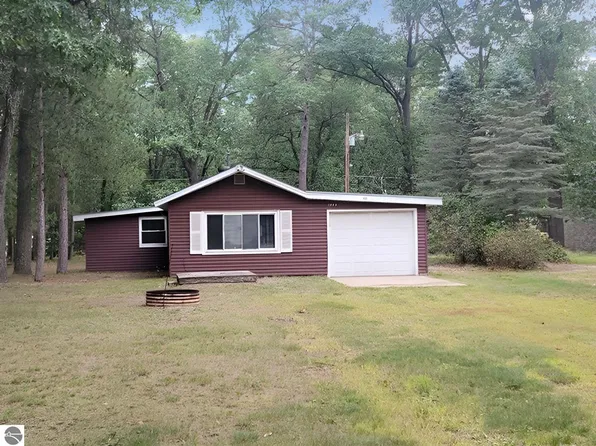 2862 Leone Dr, National City, MI 48748