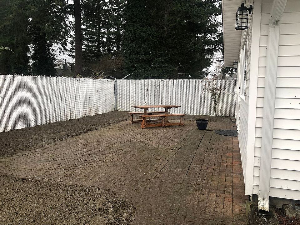 2nd image of 148 E Park St APT 4