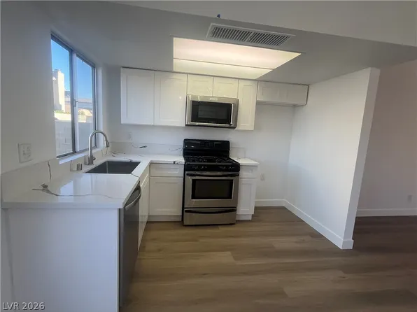 2794 Beaconfalls Way, Las Vegas, NV 89142