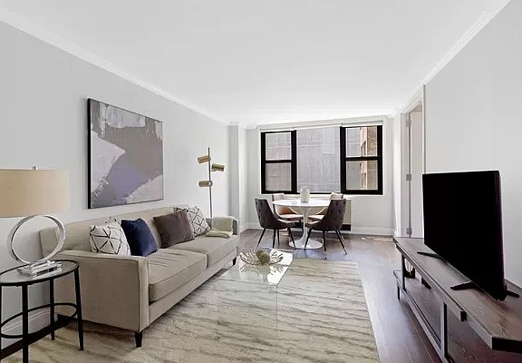 2nd image of 130 E 18th St APT 7N