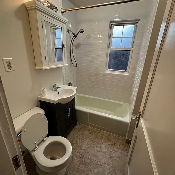 865 Centre St #2L — Photo 6