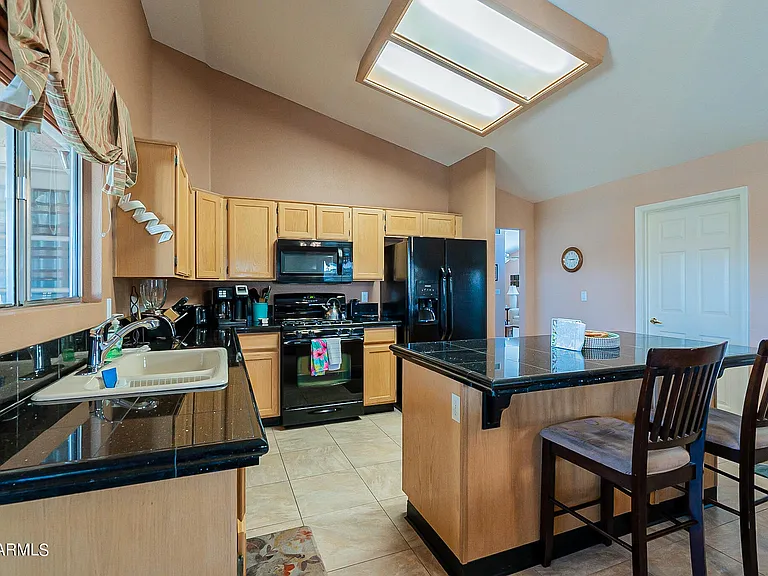 9023 W Lisbon Ln — Photo 44