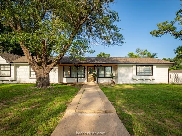 334 Fountain Bleau Ln, Normangee, TX 77871