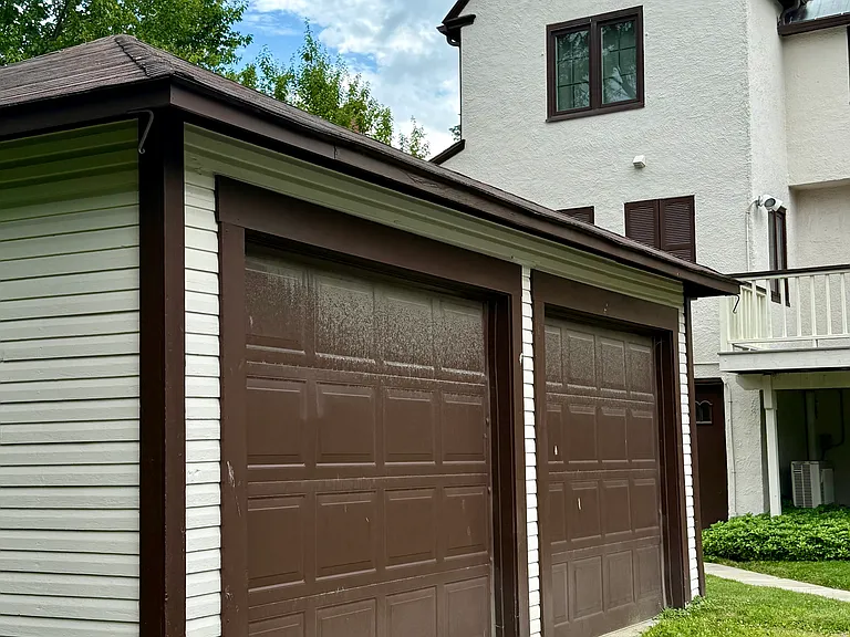 261 S Prospect St — Photo 3