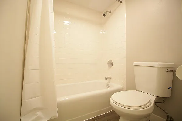 1040 E. Knapp St. — Photo 13